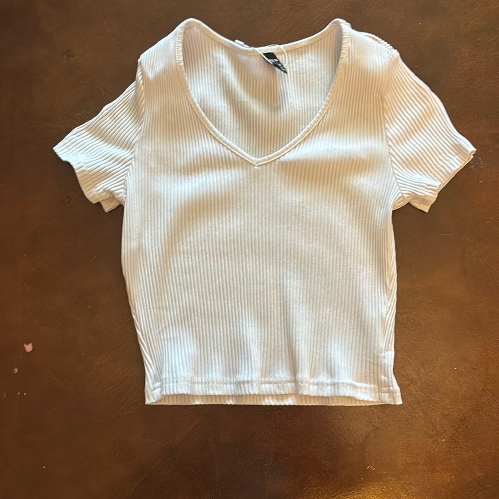 White fitted crop top